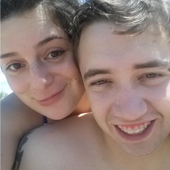 Meet your Posher, Chey - Picture 5 of 9